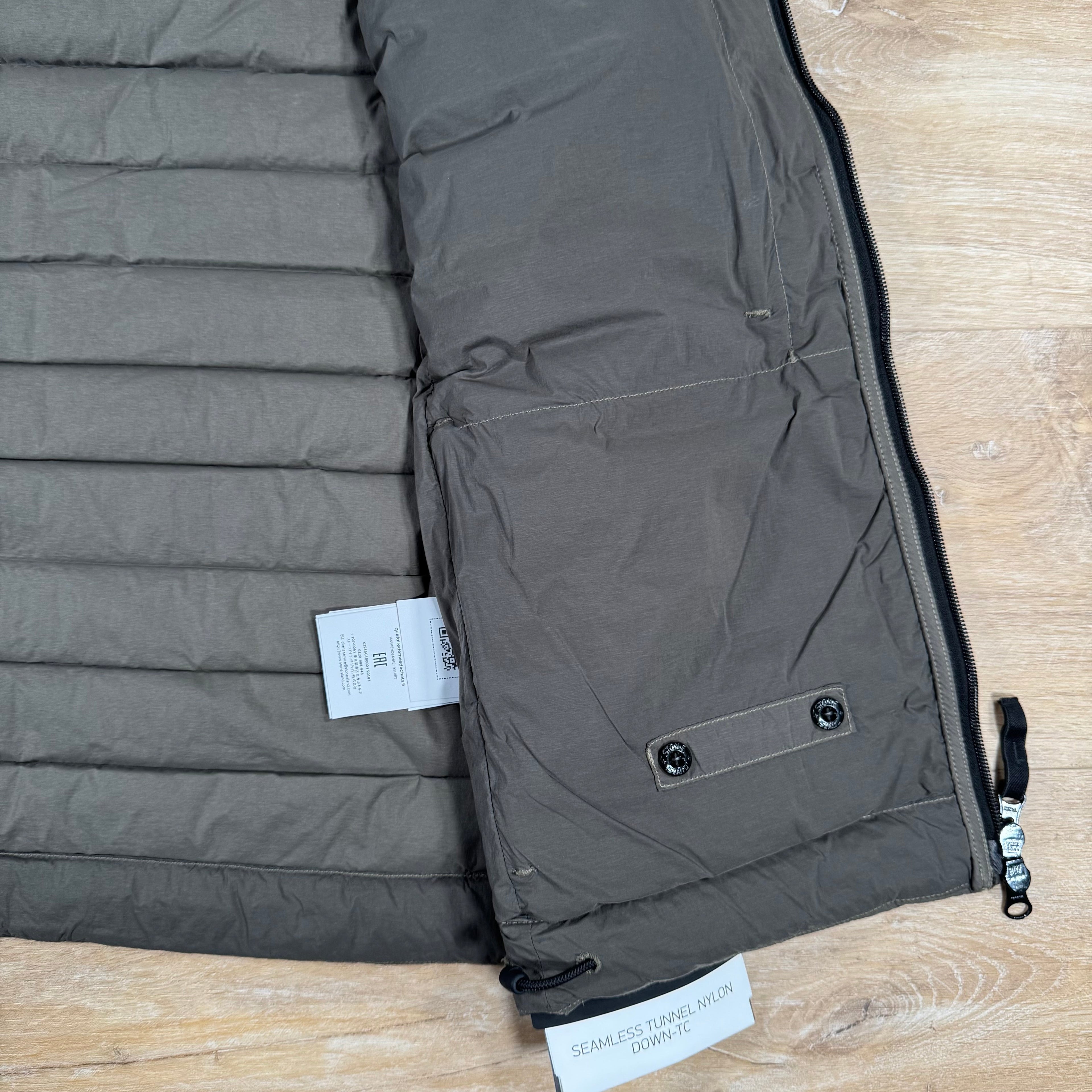Stone Island Seamless Tunnel Nylon Down-TC Vest in Military Green