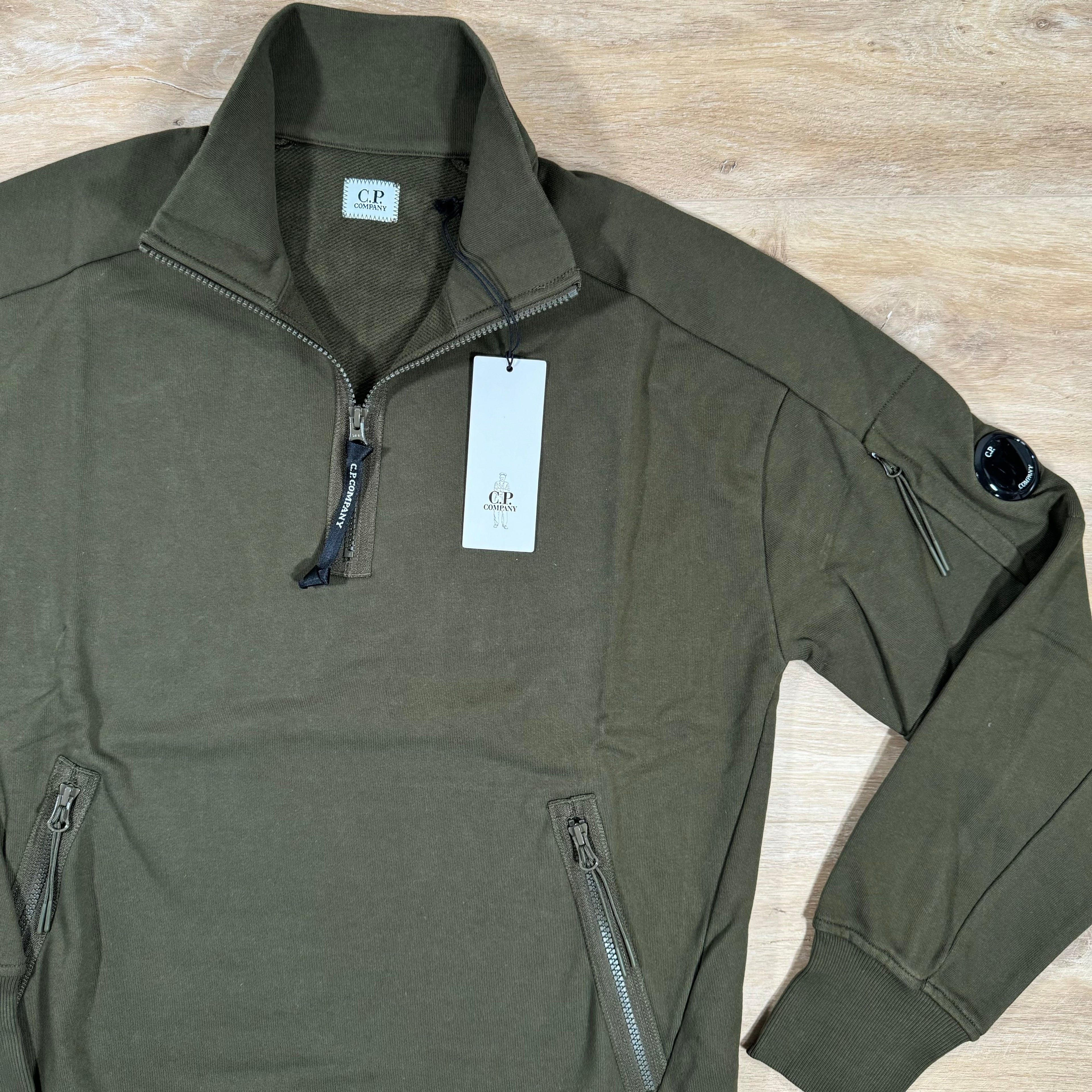 CP Company Diagonal Raised Half-Zipped Lens Sweatshirt in Ivy Green