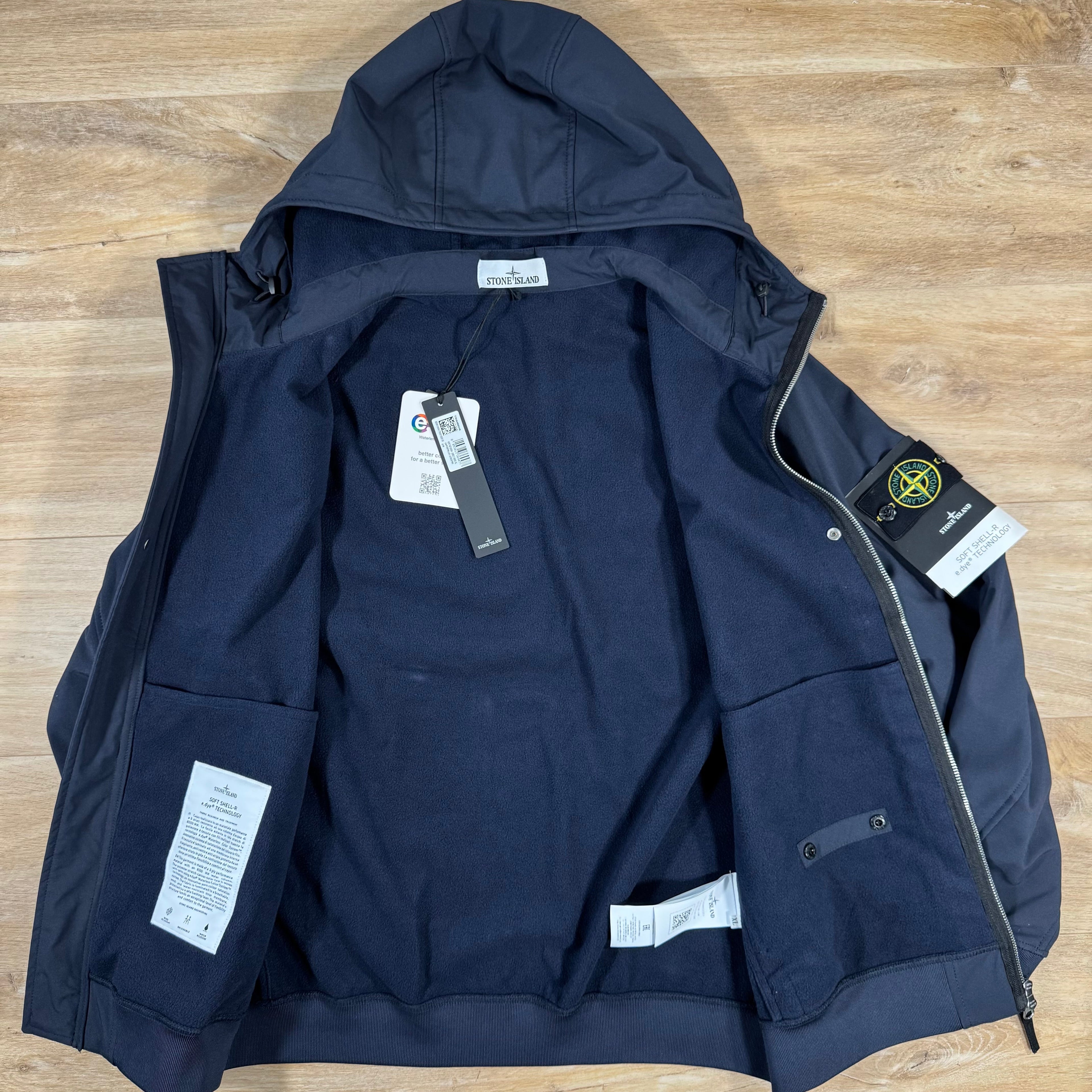 Stone Island Soft Shell-R Jacket in Navy