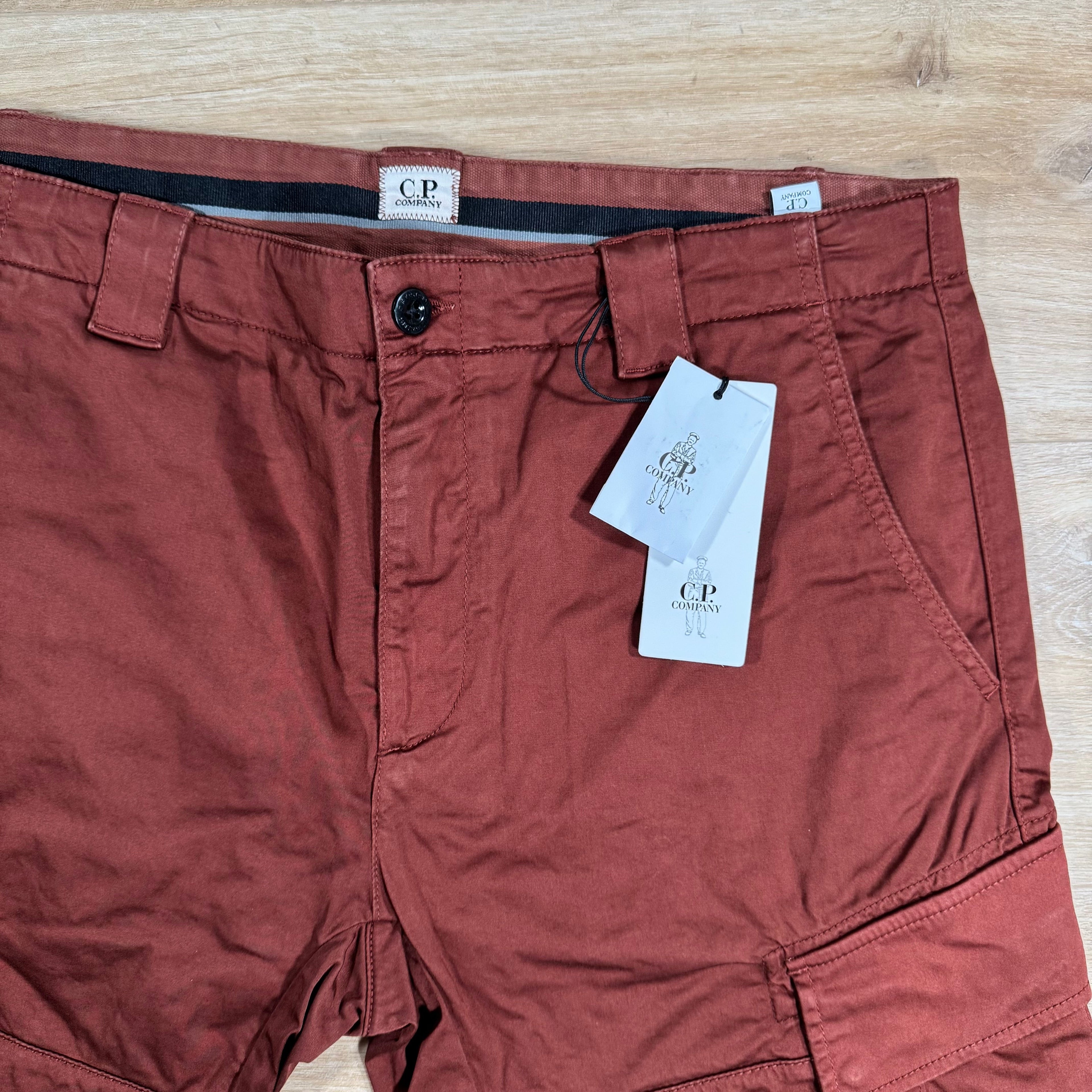 CP Company Stretch Sateen Lens Cargo Shorts in Sable - Brown