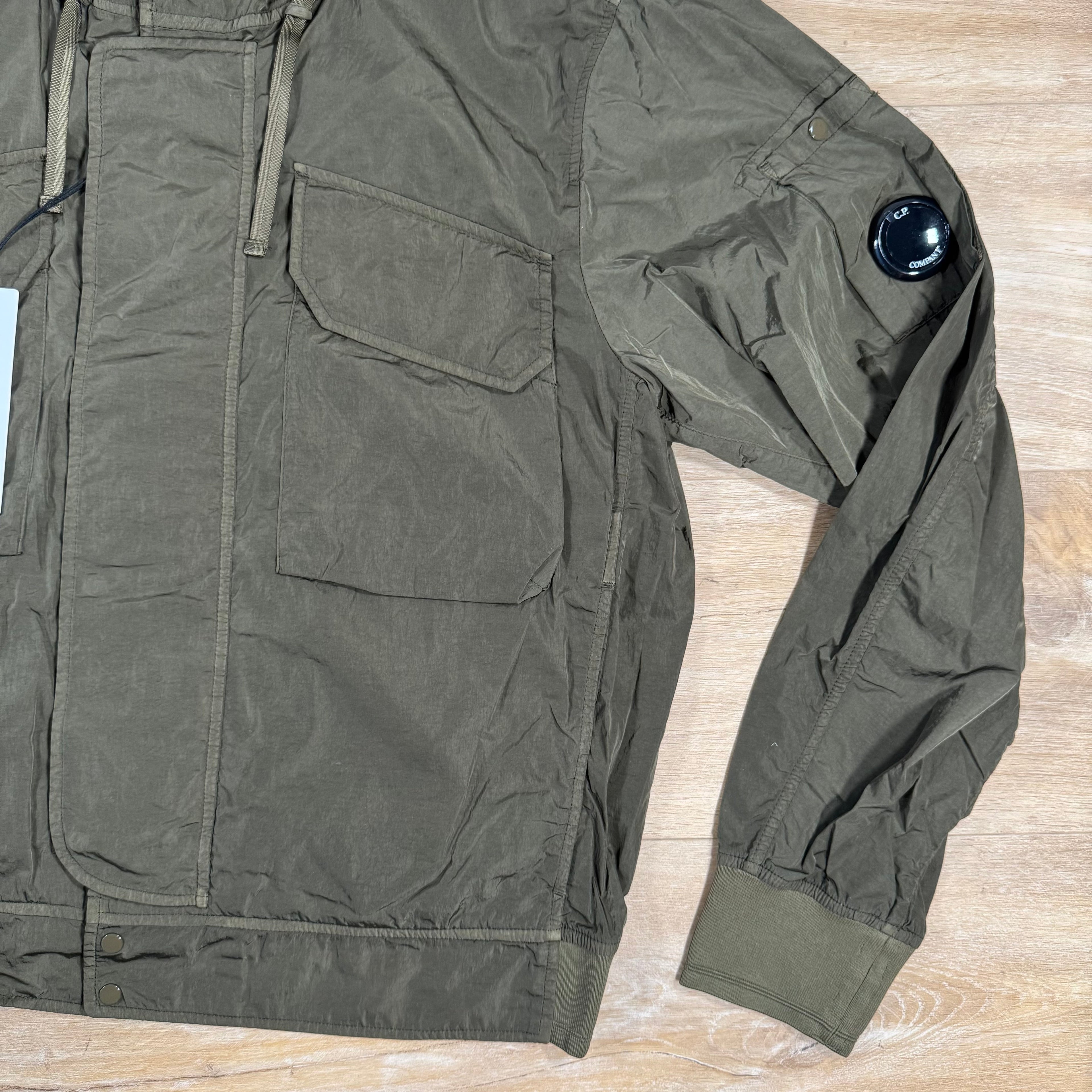 CP Company Chrome-R Hooded Lens Jacket in Ivy Green