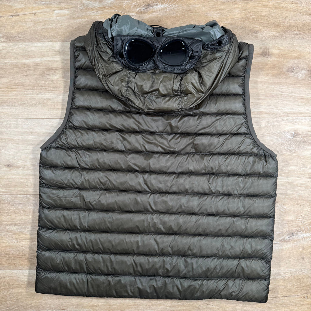 CP Company DD Shell Goggle Down Vest in Grape Leaf